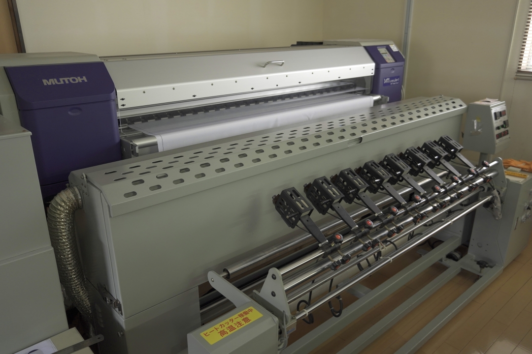 昇華転写プリンターとヒートカッター一体型装置